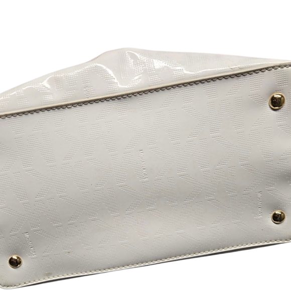 Michael Kors White Large Tote Purse - Picture 4 of 8